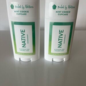 Native Mint Cookie Cupcake Deodorant - White and Green